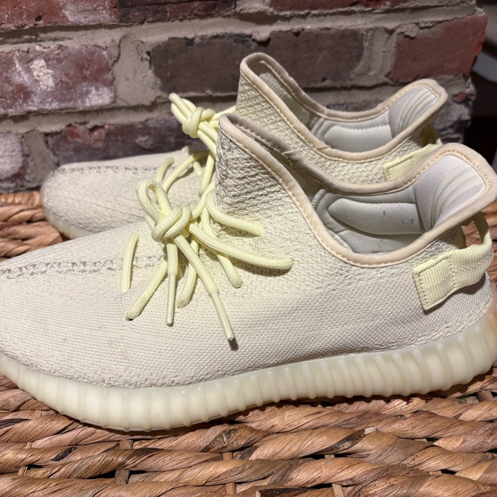 Yeezy Boost 350 V2 Butter - Very Good Condition